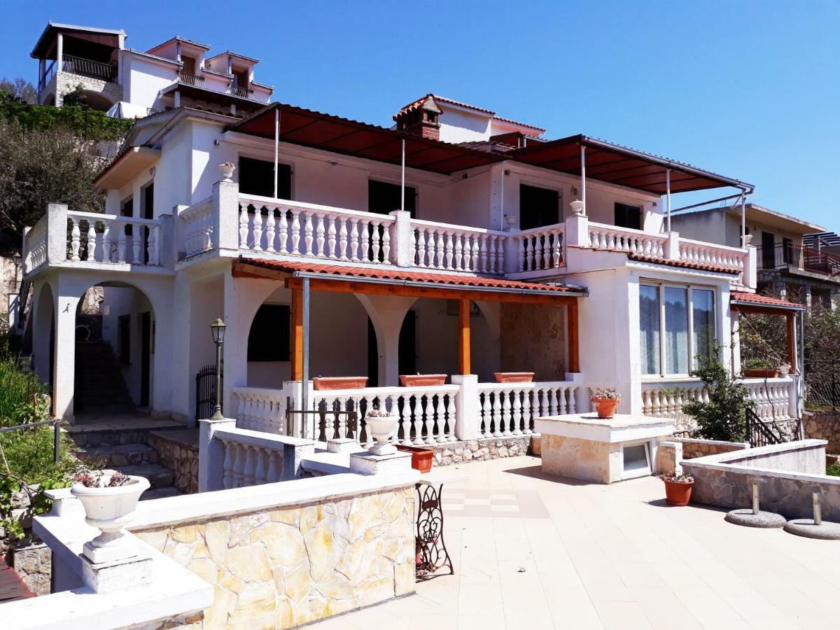 Apartments Carmen Vinisce Exterior foto